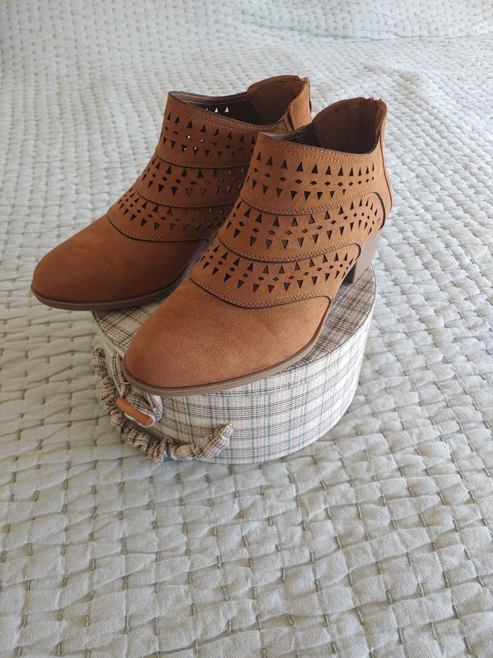 Torrid Women's Cognac Suede Cutout Ankle Booties, Size 9.5 WW